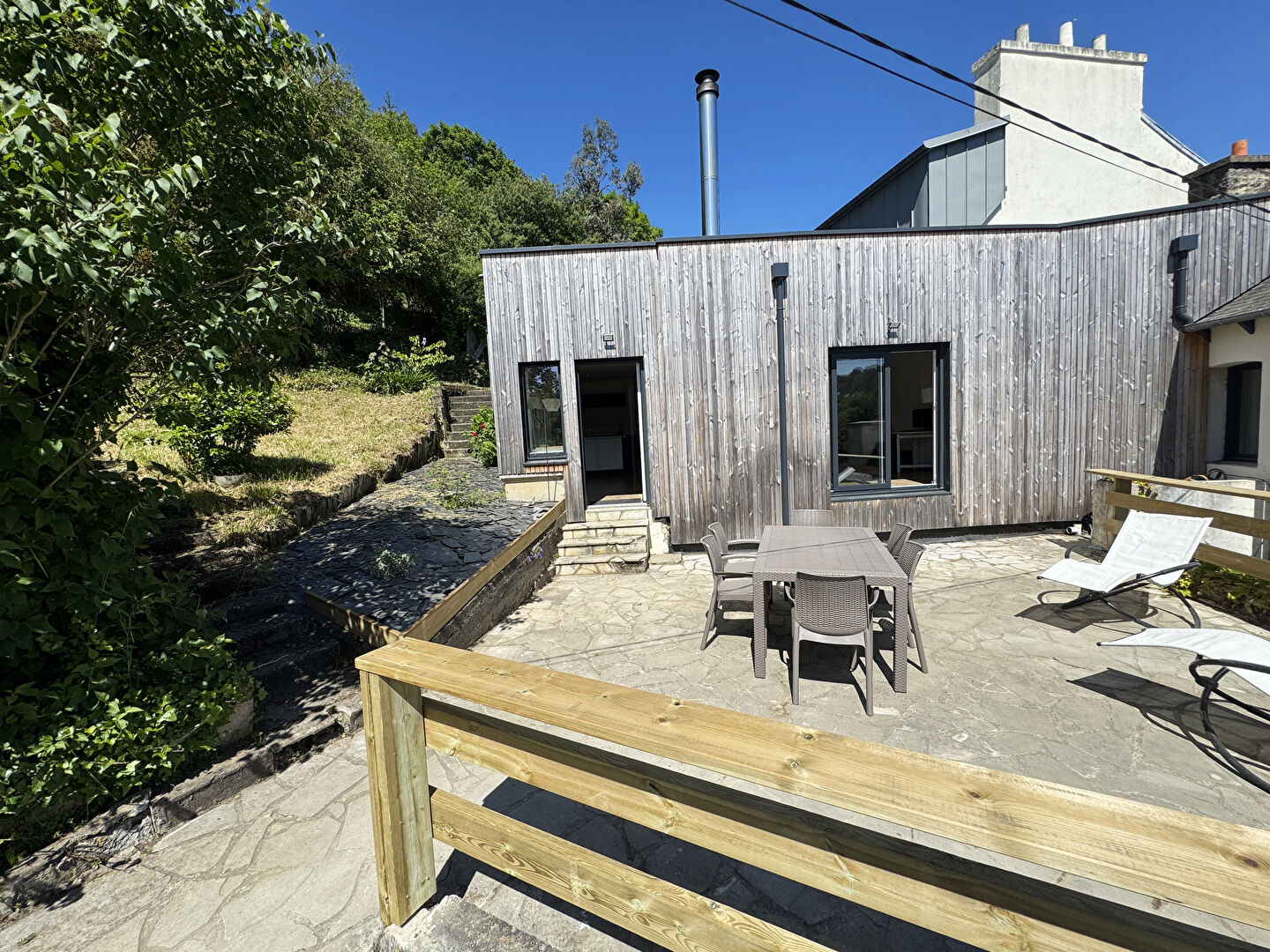 Maison r�nov�e sur 3360m2 de terrain