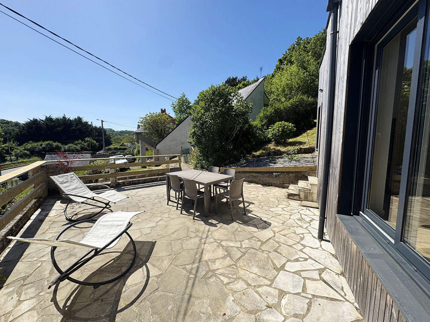 Maison r�nov�e sur 3360m2 de terrain