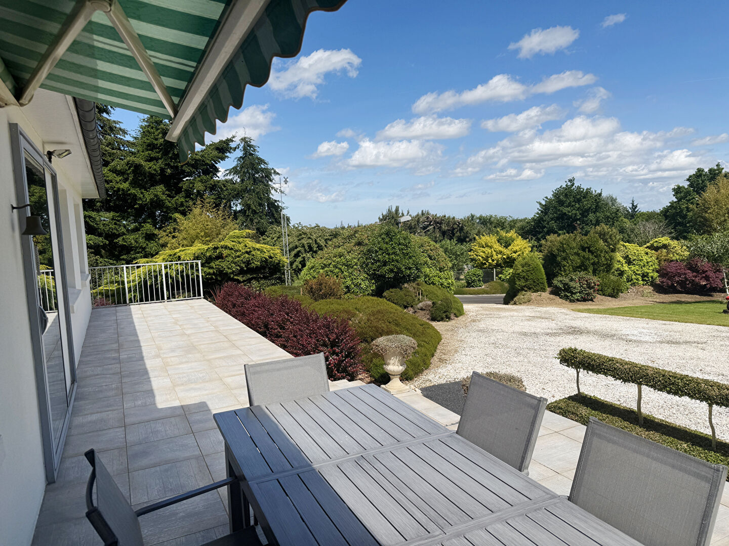 Belle propri�t� sur 1,5 ha de terrain clos