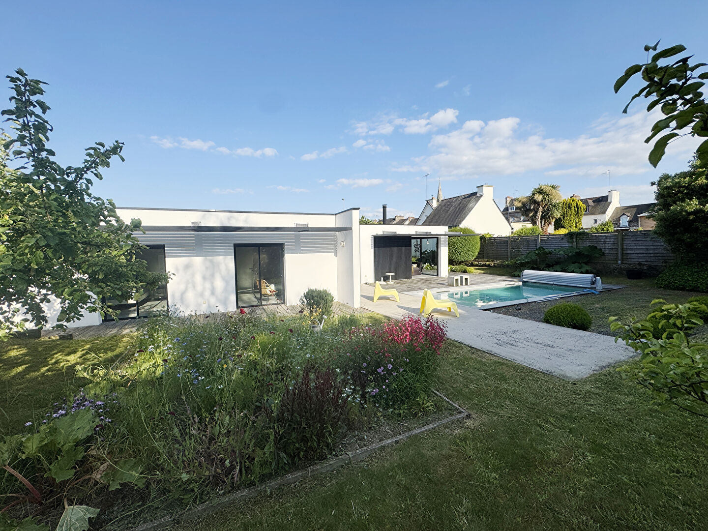 Contemporaine de 2009, Terrain 1240m2, Piscine