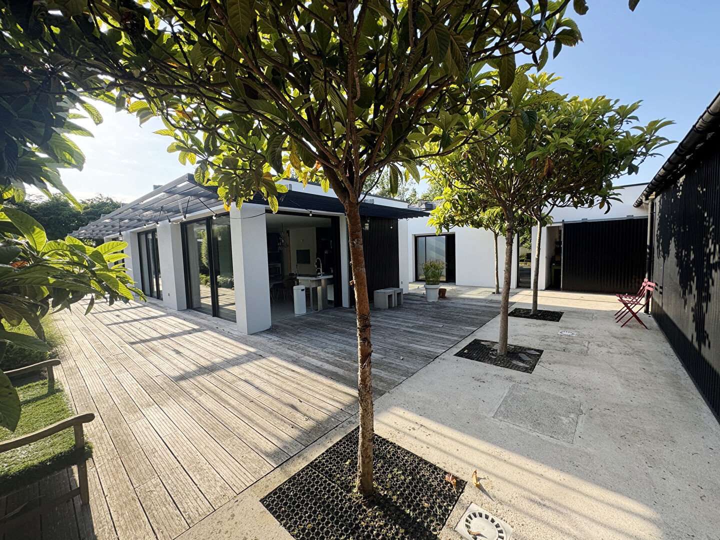 Contemporaine de 2009, Terrain 1240m2, Piscine