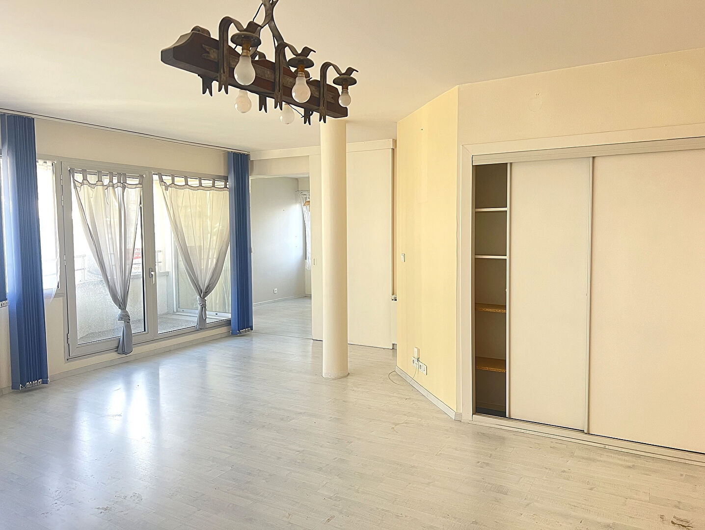 T5 de 98m�, balcon terrasse, cave et parking