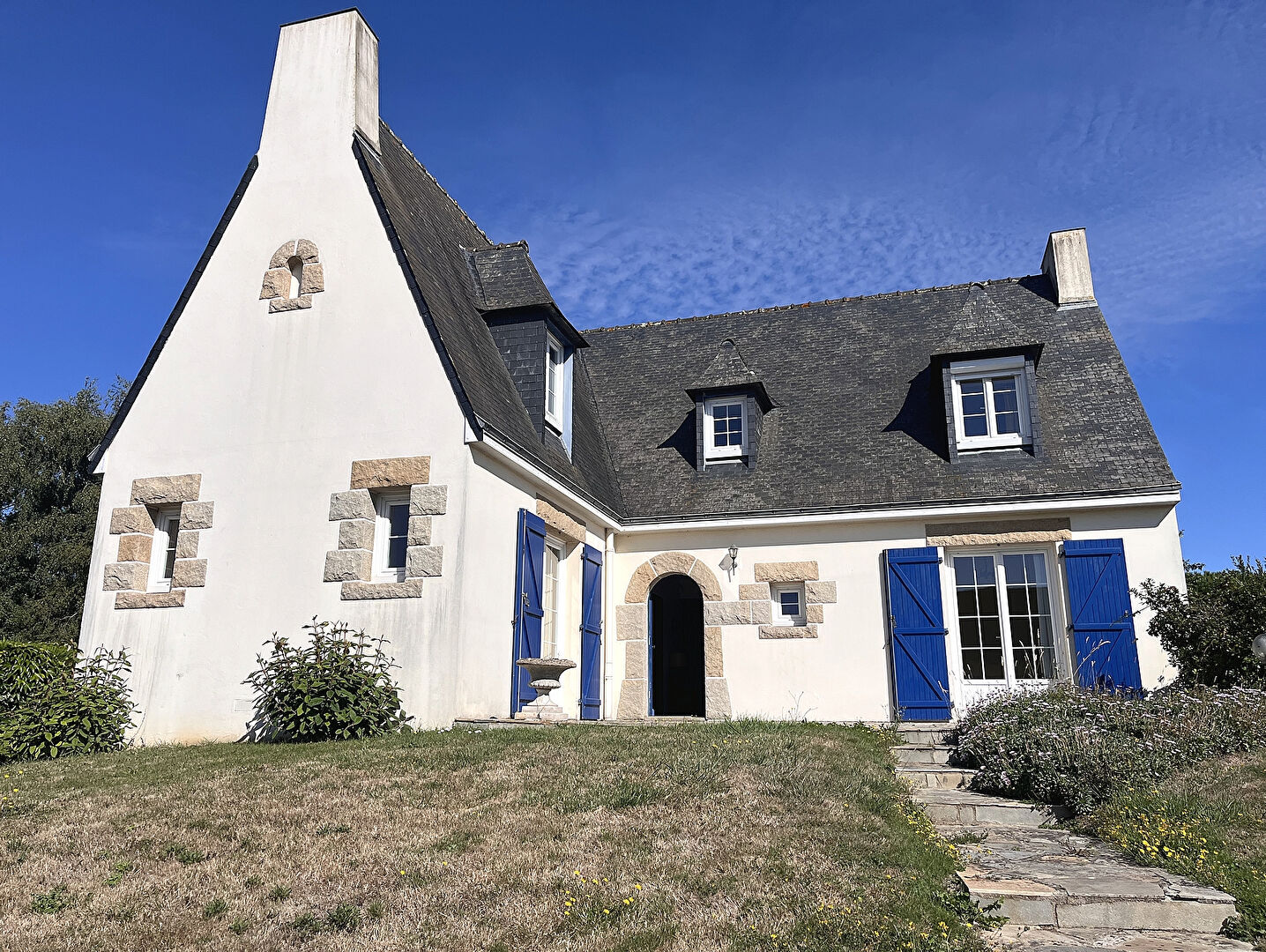 Traditionnelle sur 1249 m� de terrain clos