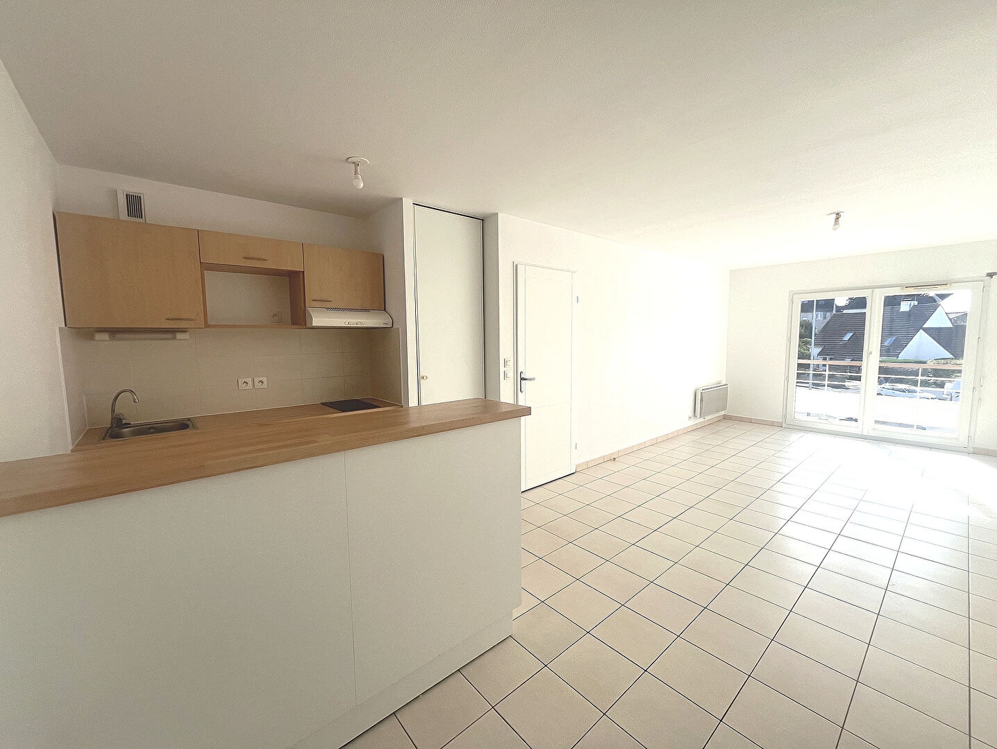 T2 dans r�sidence avec piscine, balcon et parking