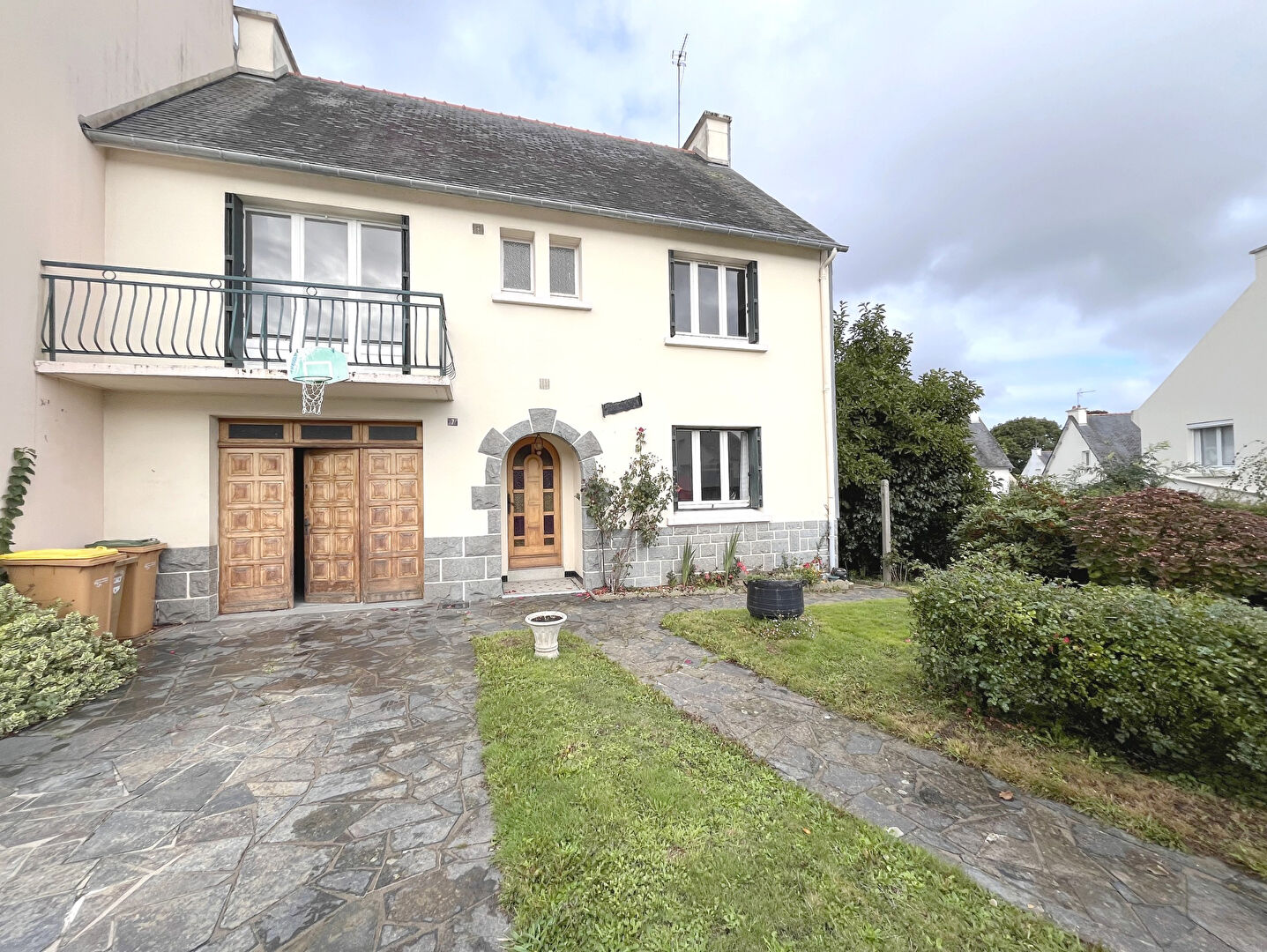 Maison proche bourg avec jardin et garage
