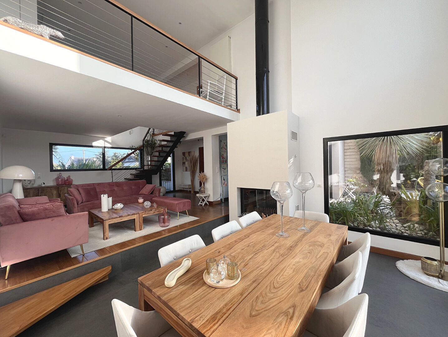 Contemporaine de 2005 avec piscine, terrain 3065m2