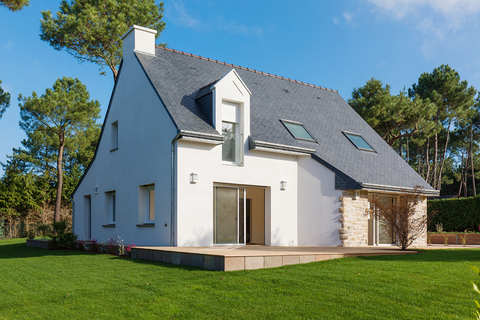 Belle maison r�nov�e, terrain arbor� 850m2