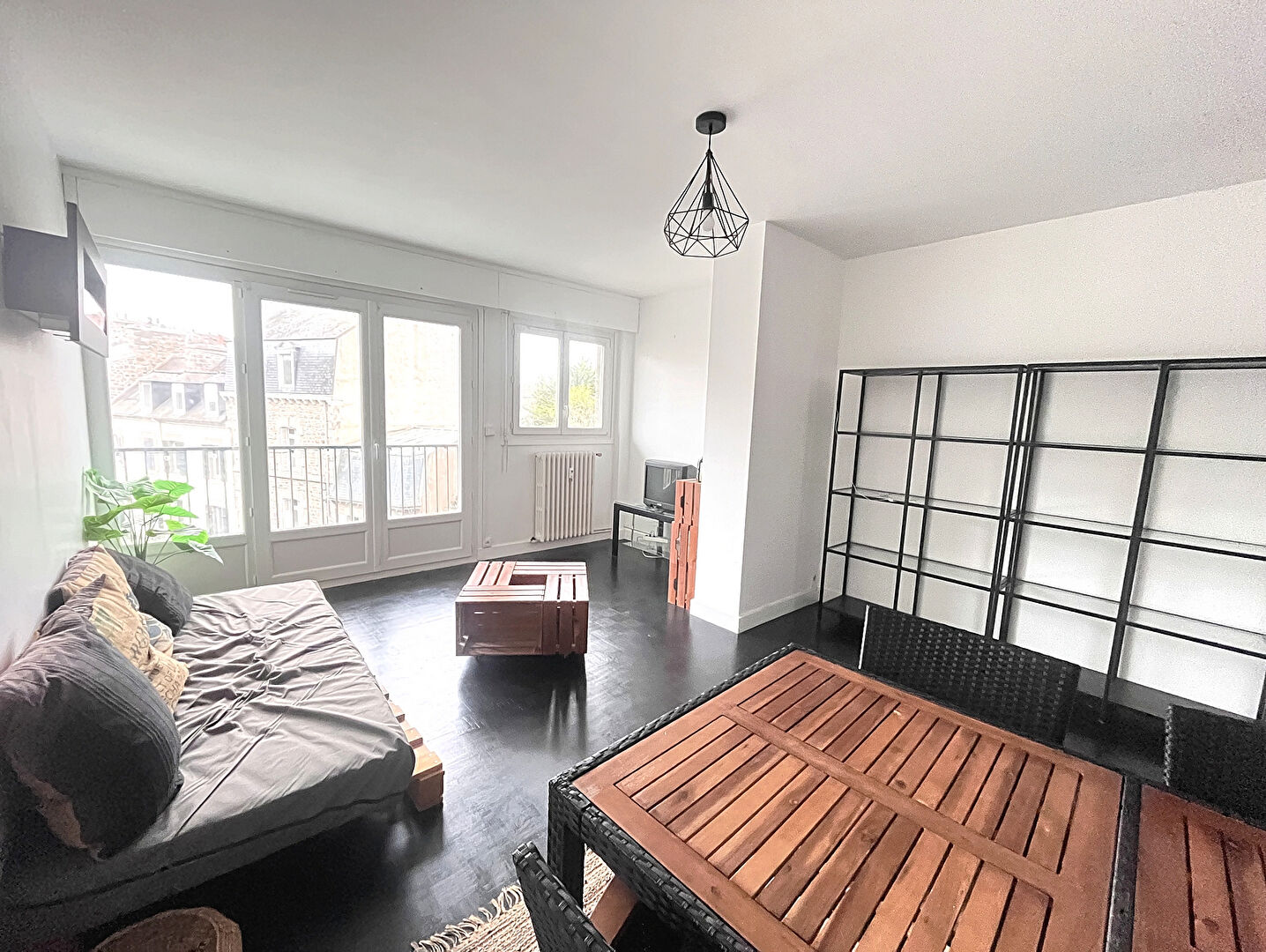 T5 de 107m2, balcons, cave et garage