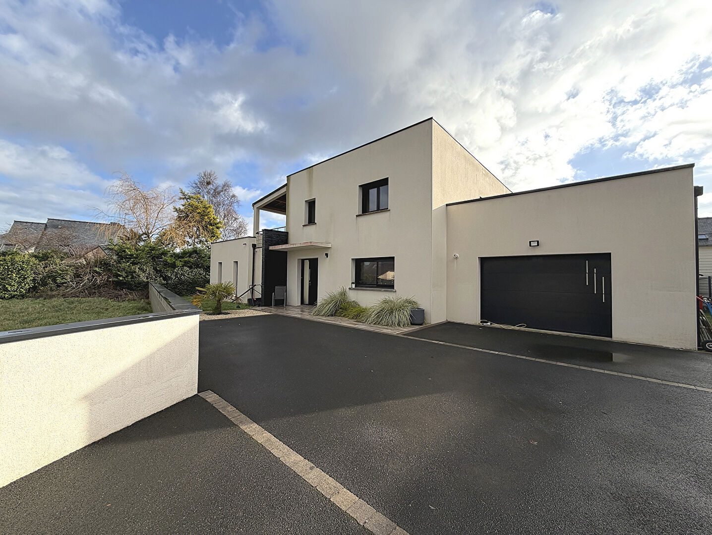 Contemporaine de 2017, terrain 677 m2