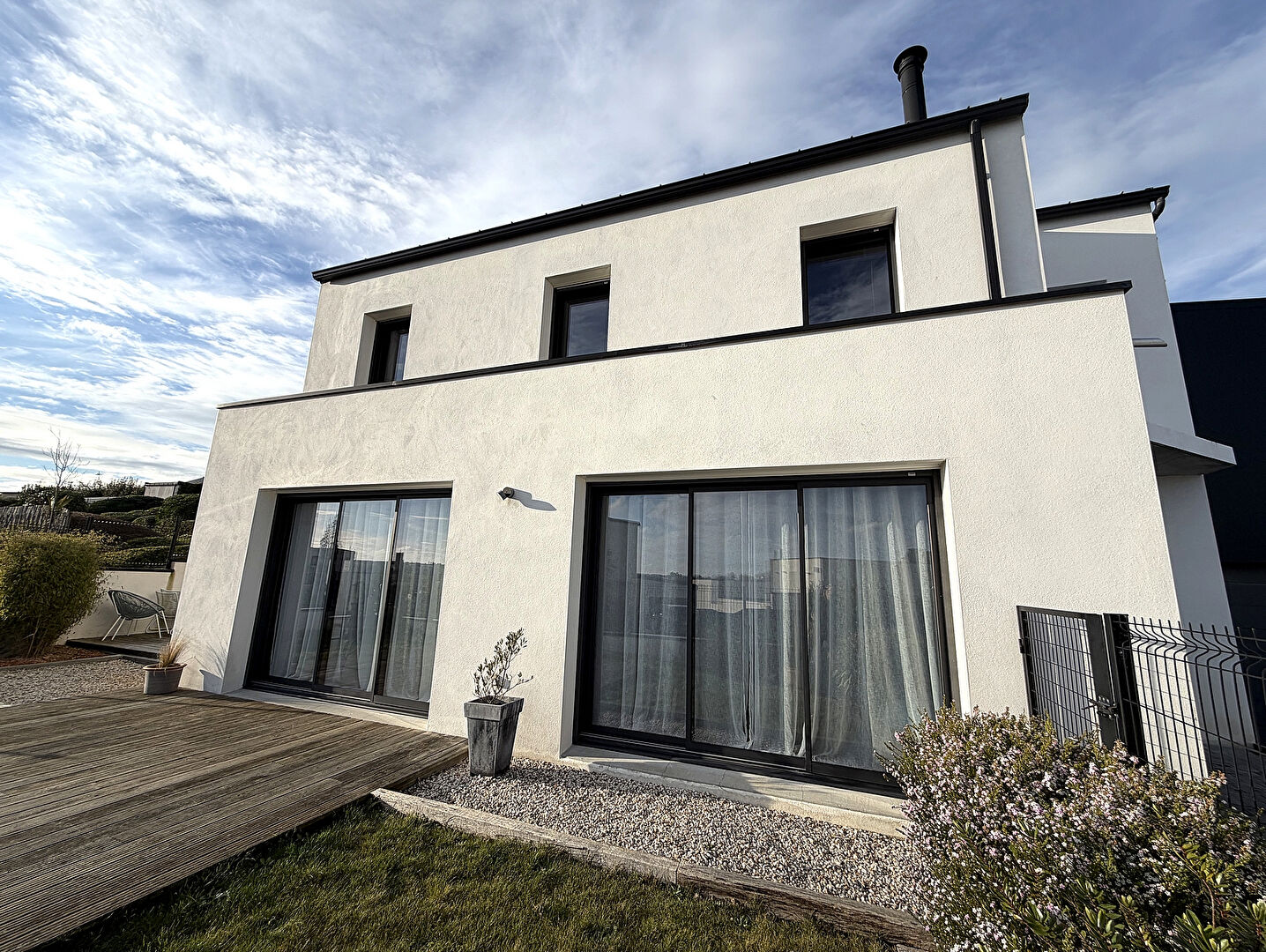 Contemporaine de 2016, Terrain 479m2