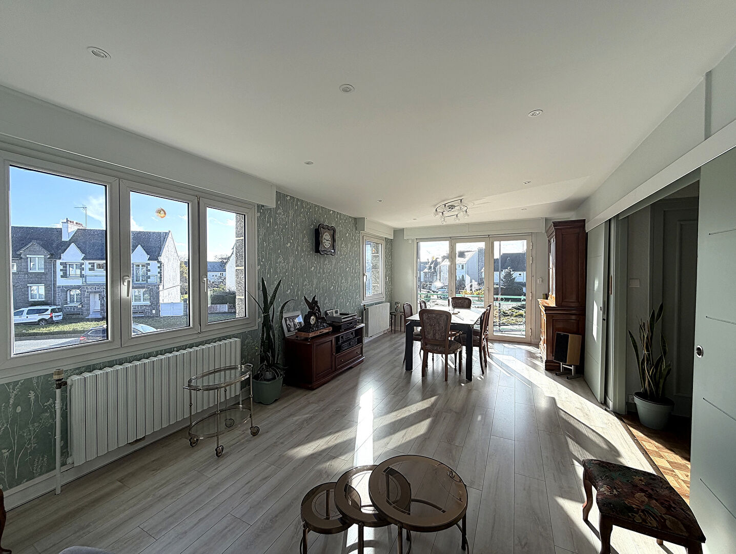 Maison de ville sur 465 m2 de terrain, garage