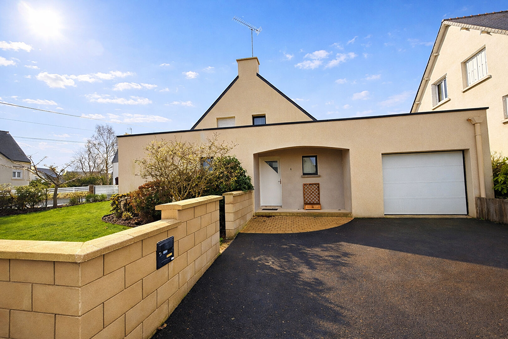 Contemporaine de 2008, Terrain 486m2