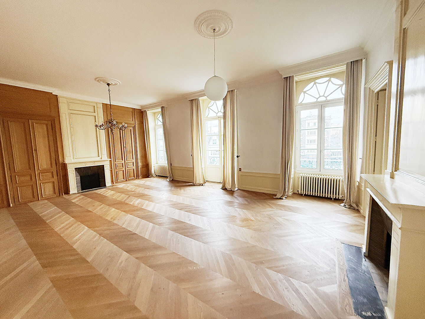 Bel appartement de 169m2, balcons, grenier