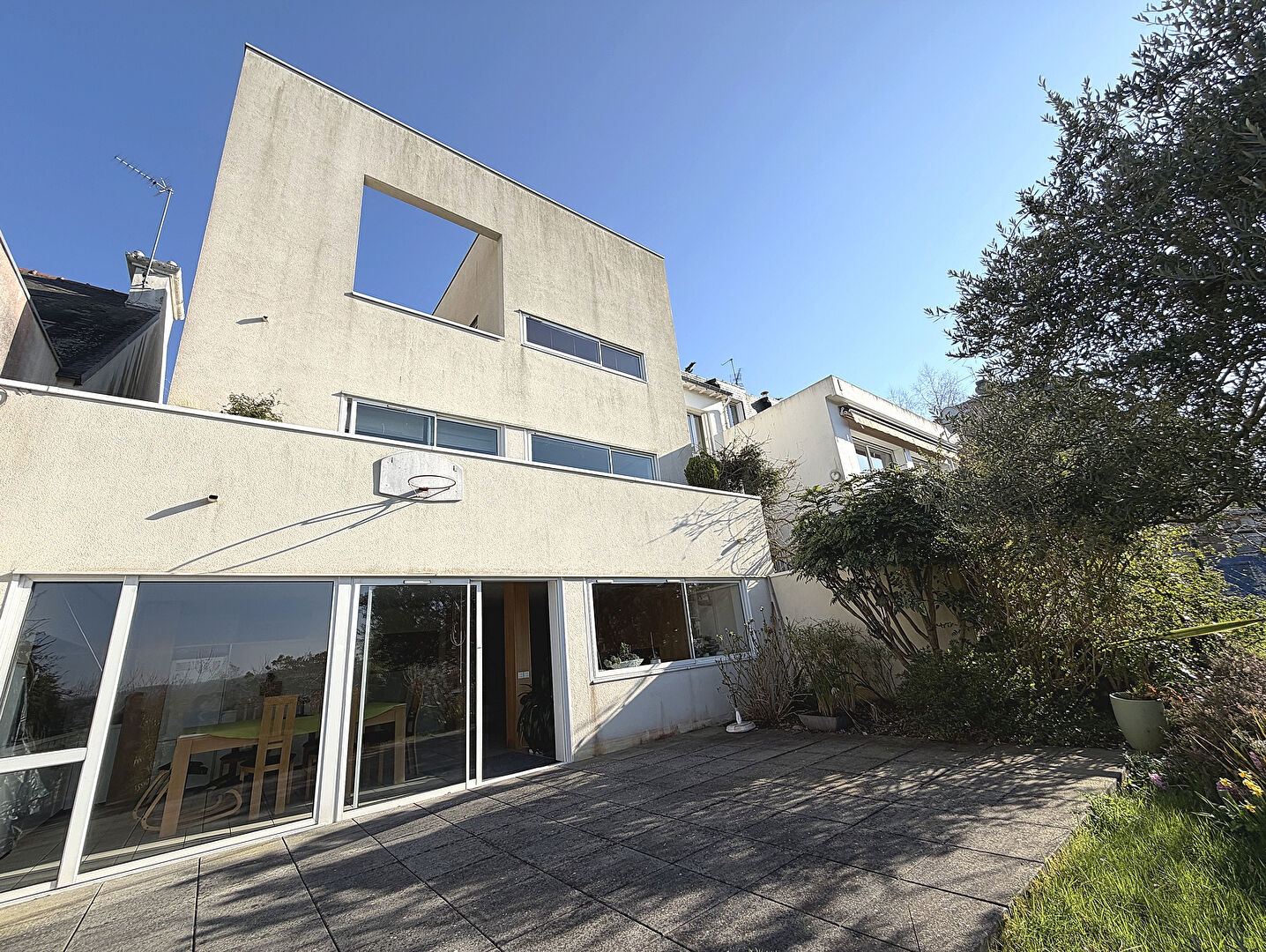 Maison de ville de 174 m�, terrain 423m2