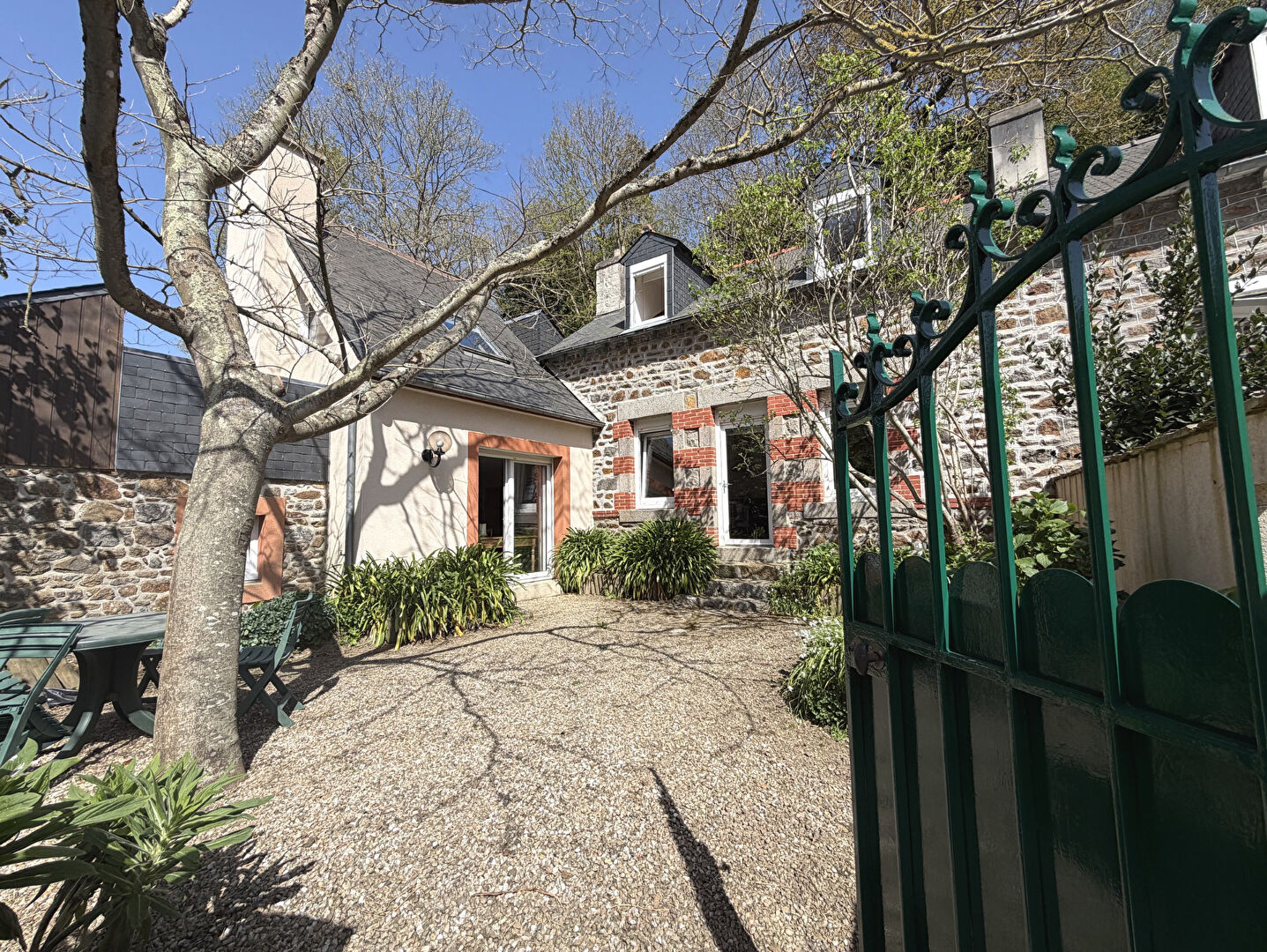 Maison en pierres sur 1000m2 de terrain