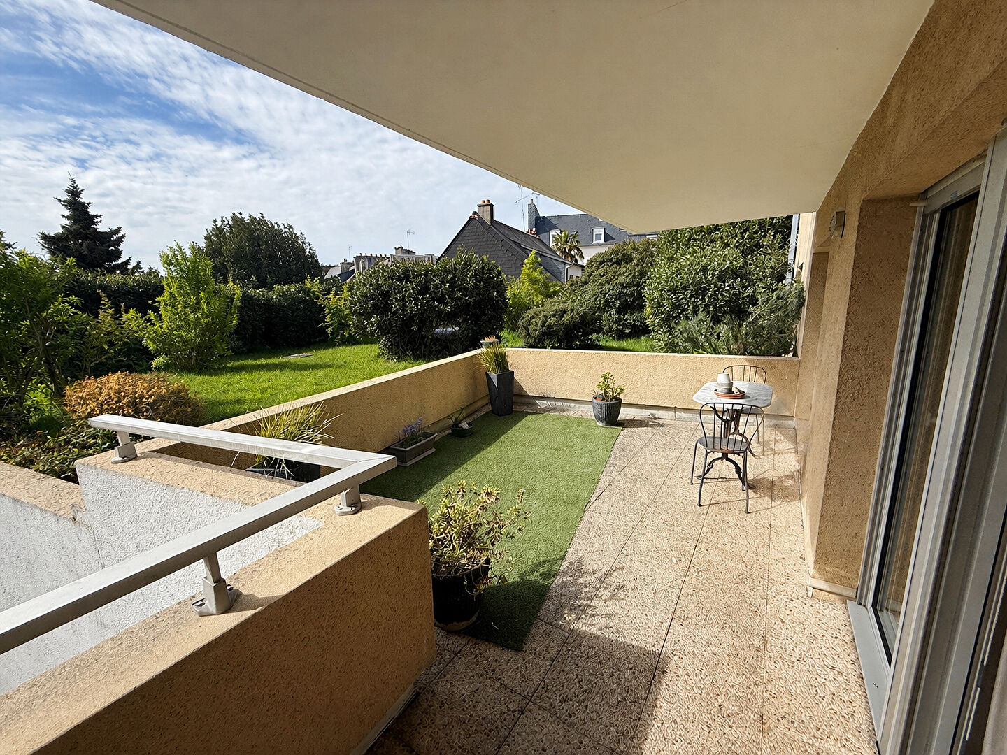 Appartement T3, terrasse, garage et cave