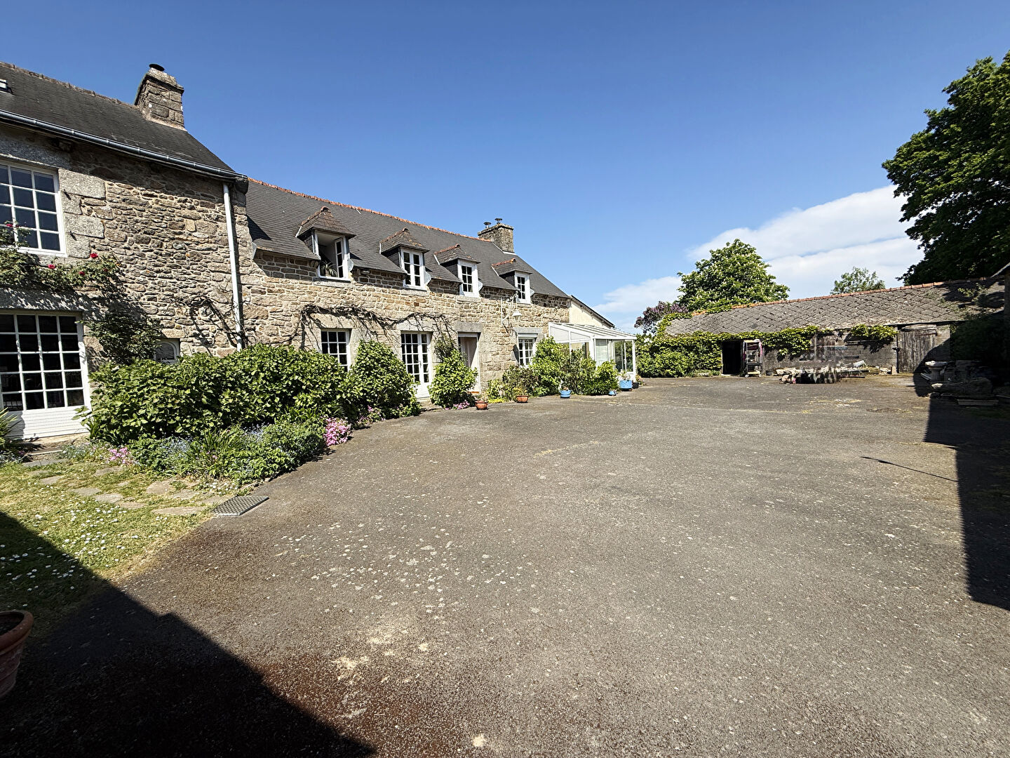 Ensemble immobilier sur 3947m2 de terrain