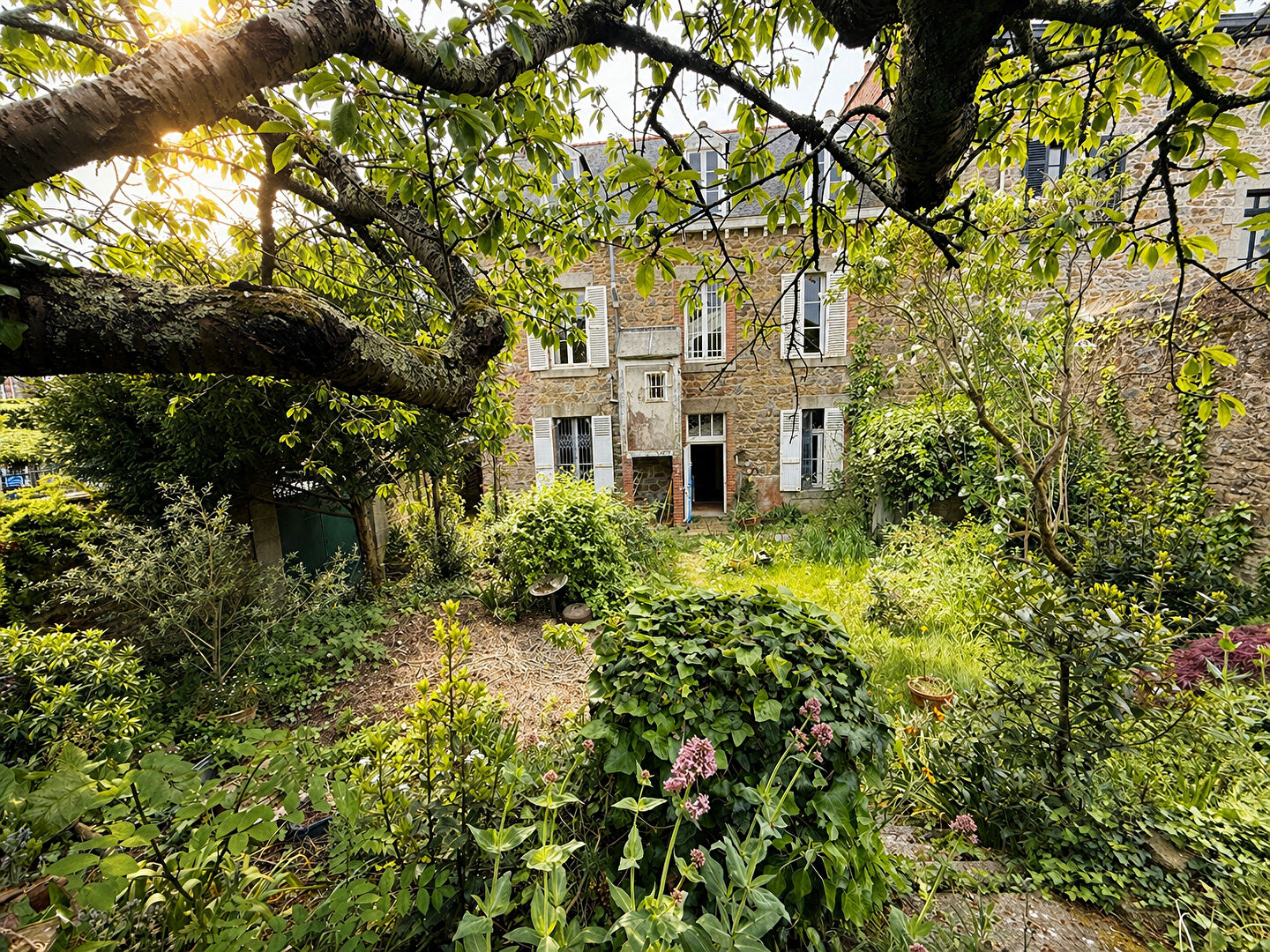 Maison de ville sur 361m2 de terrain