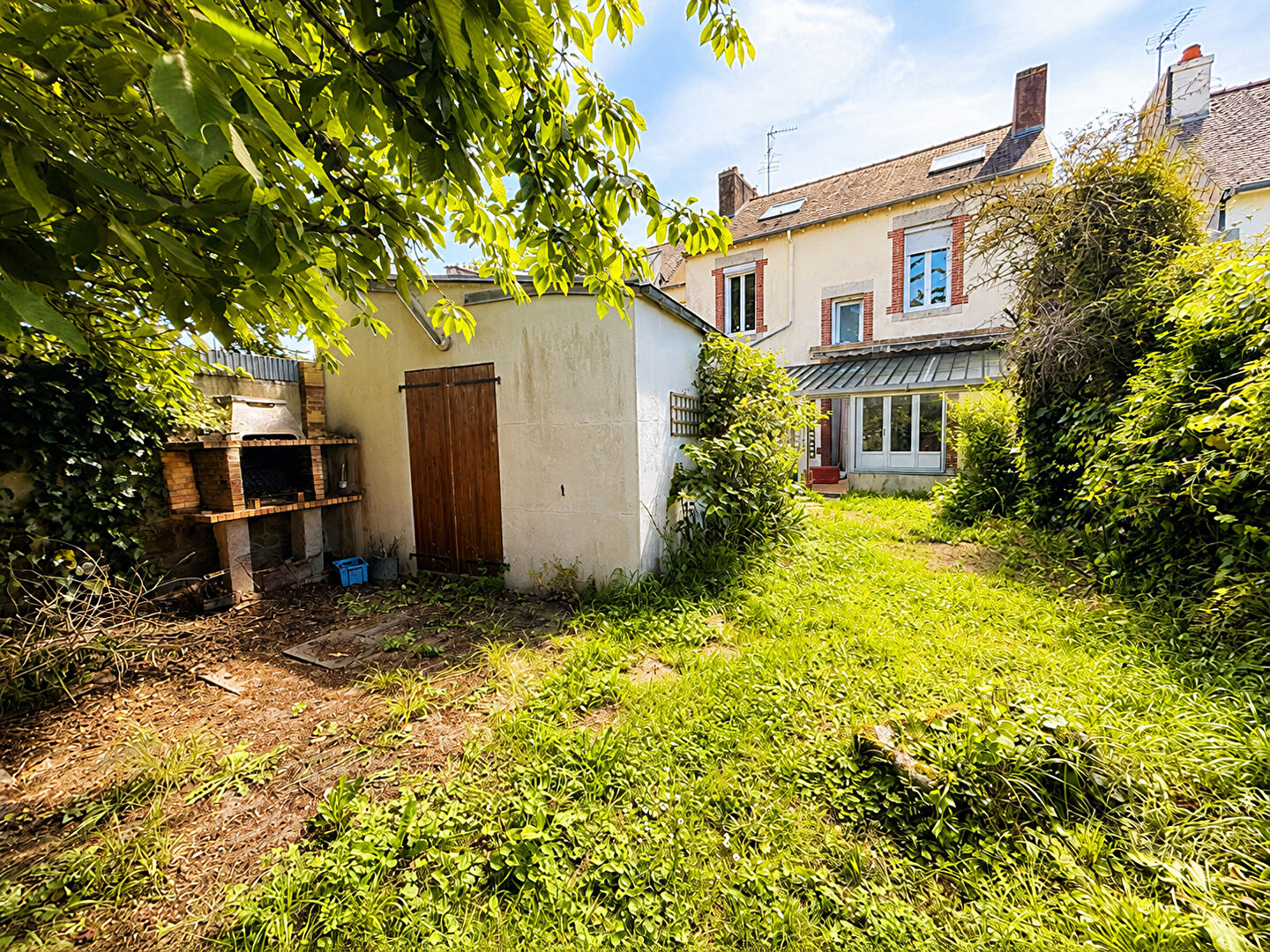 Maison de ville sur 314m2 de terrain clos