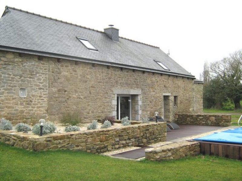 Long�re avec piscine sur  8500 m� terrain