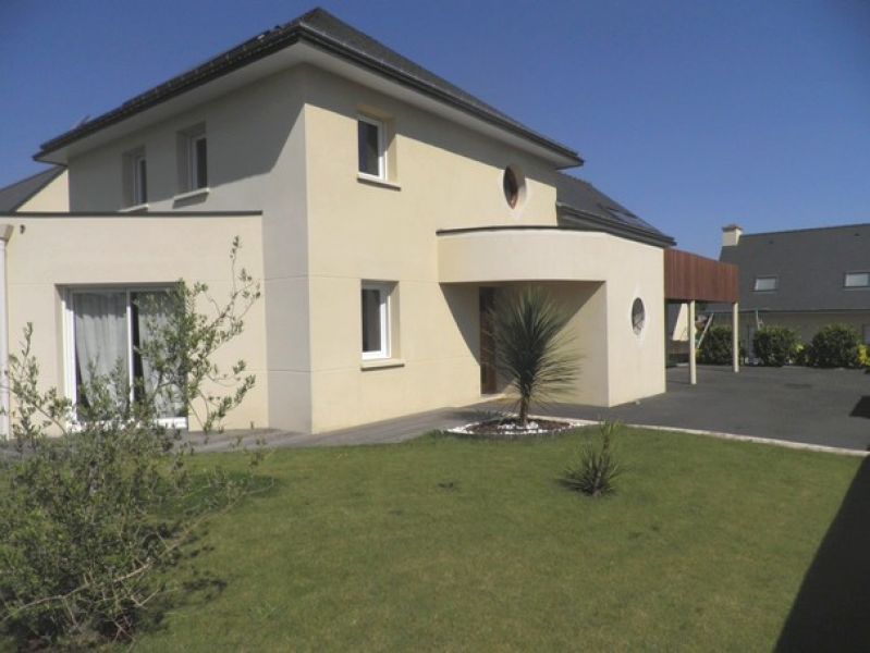 Contemporaine de 2007, terrain 561m2