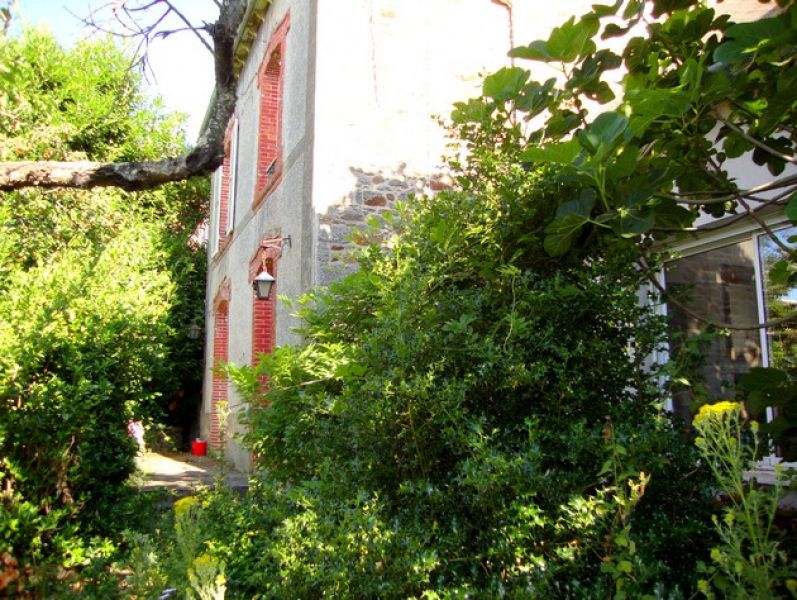 Maison de ville avec jardin S/O et garage